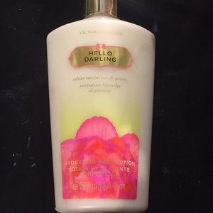 Victoria secret: Hello darling hydrating lotion